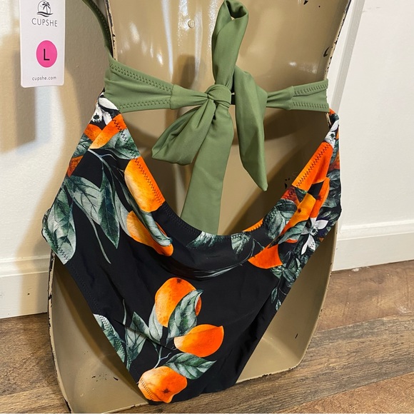 NWT Cupshe • Cut-out back one piece swimsuit - Picture 4 of 6